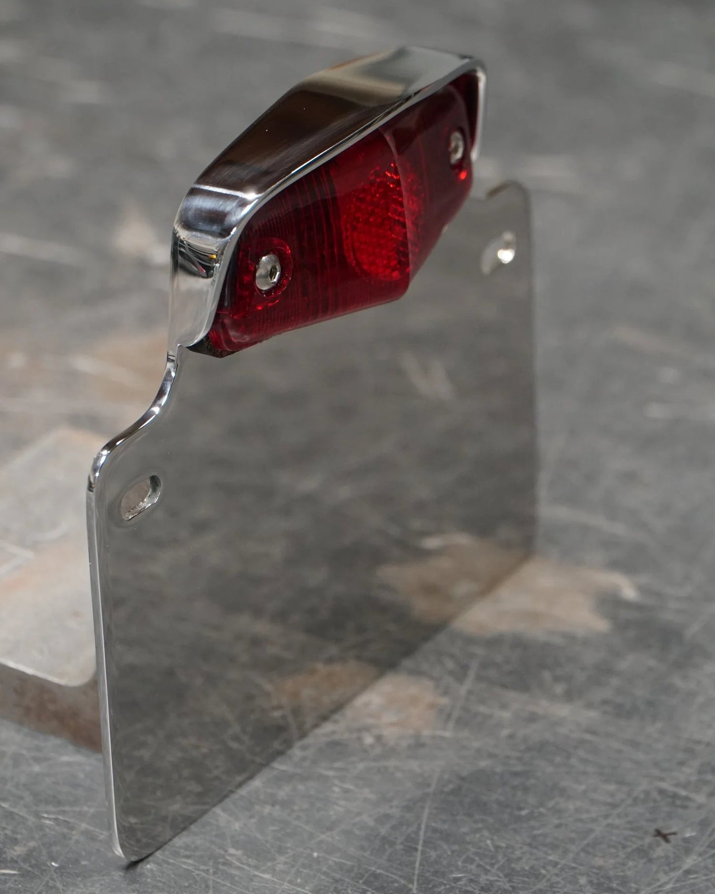 SLIM LUCAS LED TAILLIGHT & LICENSE PLATE MOUNT